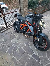 ktm superduke 1390 R