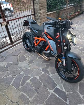 ktm superduke 1390 R