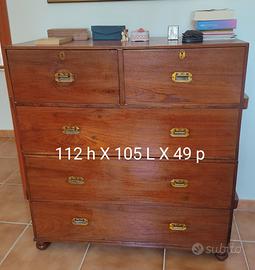 Cassettone in tek pieno e mobile bagno degli anni 