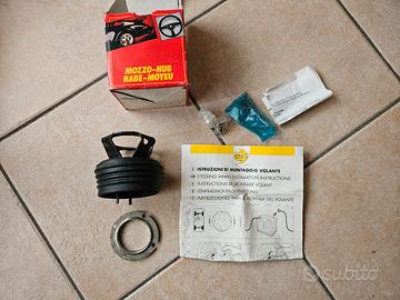 Mozzo volante MOMO FIAT UNO 1a serie-Kit nuovo NOS