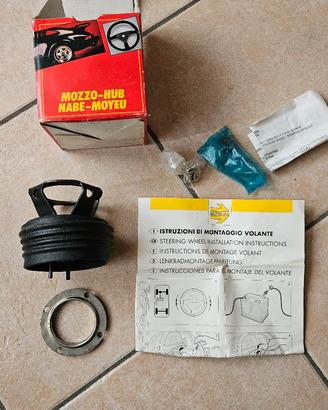 Mozzo volante MOMO FIAT UNO 1a serie-Kit nuovo NOS