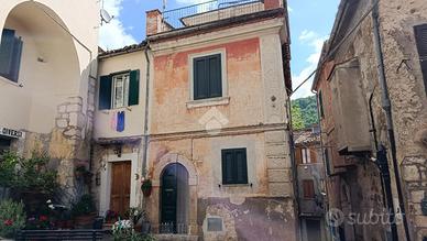 3 LOCALI A GUARCINO