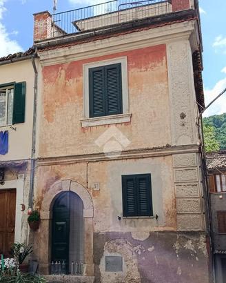 3 LOCALI A GUARCINO