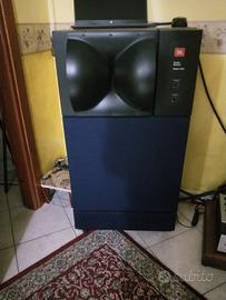 JBL Studio Monitor 