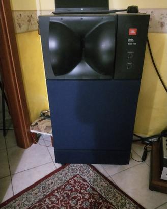 JBL Studio Monitor 