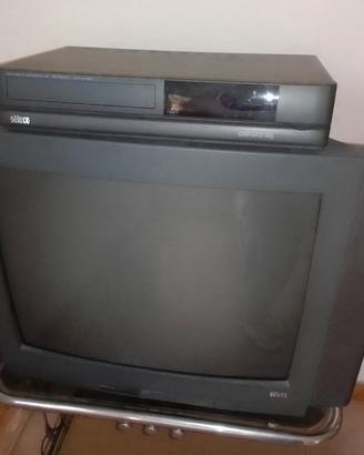 TV CVRT Seleco + videoreregistratore VHS Seleco 