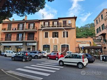 Appartamento di 130 m² con 5 locali a Monte Porzio
