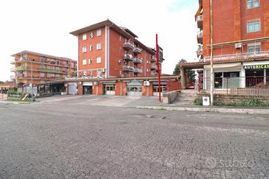 2 LOCALI A GENZANO DI ROMA