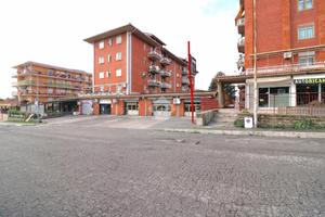 2 LOCALI A GENZANO DI ROMA