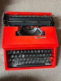 Macchina da scrivere Olivetti Class