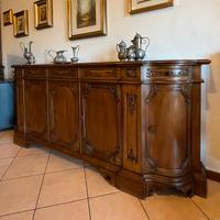 arredamento in massello stile antico