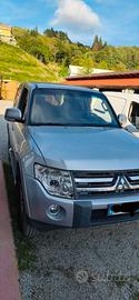 Pajero  Mitsubishi 