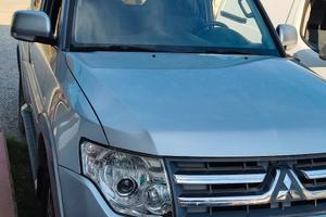 Pajero  Mitsubishi 