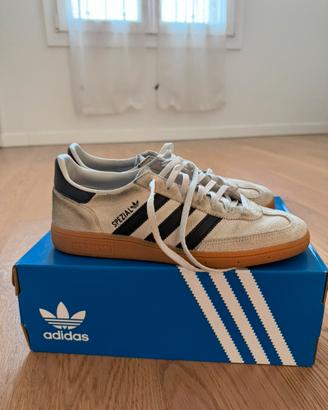 Adidas spezial