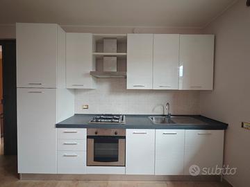 Mobili cucina con elettrodomestici 