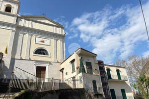 3 LOCALI A CASTELLAMMARE DI STABIA