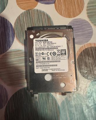 Hard Disk meccanico  2,5 Toschiba tutto il pacchet