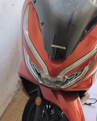 Honda PCX 125 con Solo 5.100 km