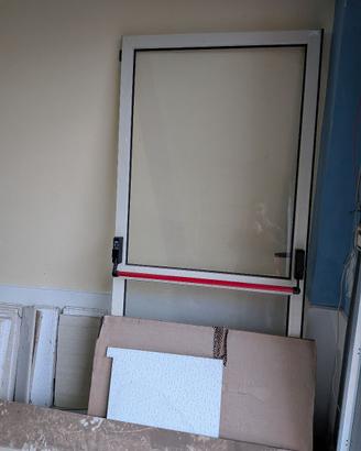 Porta per Ufficio/Negozio con Maniglione Antipanic