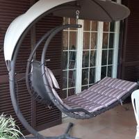 Dondolo a uovo marrone nuovo