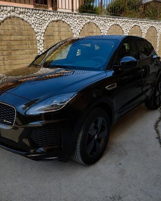 Jaguar E-PACE D150 AWD Black Edition – Eleganza e