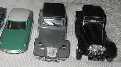 N. 3 modellini auto Dinky Toys  , New Ray e Welly