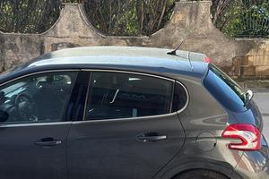 PEUGEOT 208 2012 1.6 Diesel