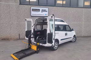 Fiat Doblo TRASPORTO DISABILI Tetto Alto