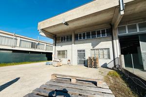 Capannone Artigianale 500 mq + Uffici 100 mq