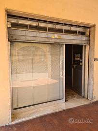 NEGOZIO / LOCALE COMMERCIALE  
