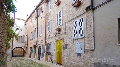 Casa indipendente di 115 m² con 5 locali a Fermo