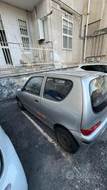 Automobile utilitaria