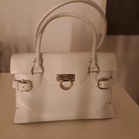 Stock abbigliamento Ferragamo come nuovo.