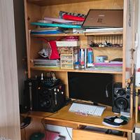 mobile scrivania e libreria  in massello di frassi