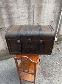 piccolo baule vintage in legno e cuoio restaurato 