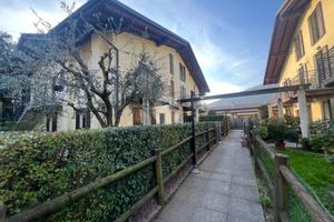 3 LOCALI A CORTE FRANCA