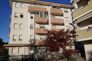 ULTIMO PIANO CON VISTA UNICA NEL CUORE DEL PAESE