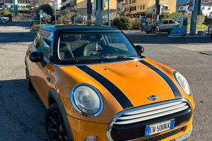 MINI Cooper D – Orange con Stripes nere