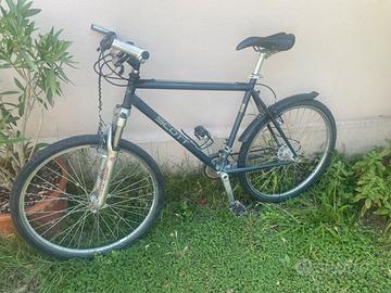 Bici mountain bike scott