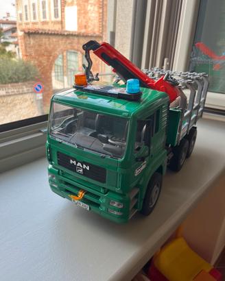 Camion legna  bruder