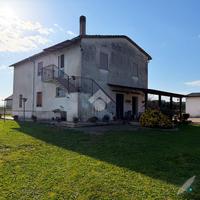 VILLA SINGOLA A MONTALTO DI CASTRO