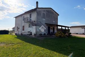 VILLA SINGOLA A MONTALTO DI CASTRO