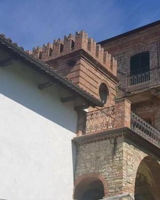 Immobile in asta di 1714 m² con più di 5 locali a 