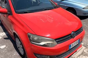 VOLKSWAGHEN POLO