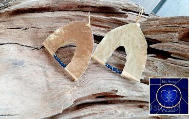 Orecchini Triangolo in ottone e cristalli blu