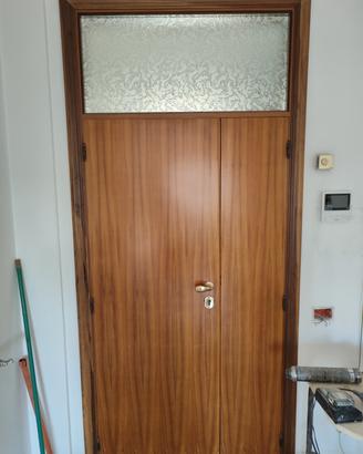 Portone di ingresso appartamento e altre porte