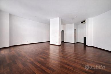 MULTILOCALE A REGGIO NELL'EMILIA