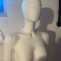 Manichino con piedistallo