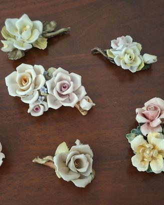 Set 8 Rose e Bouquet in Porcellana Artistica