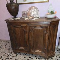 Credenza veneta scantonata XVIII SECOLO